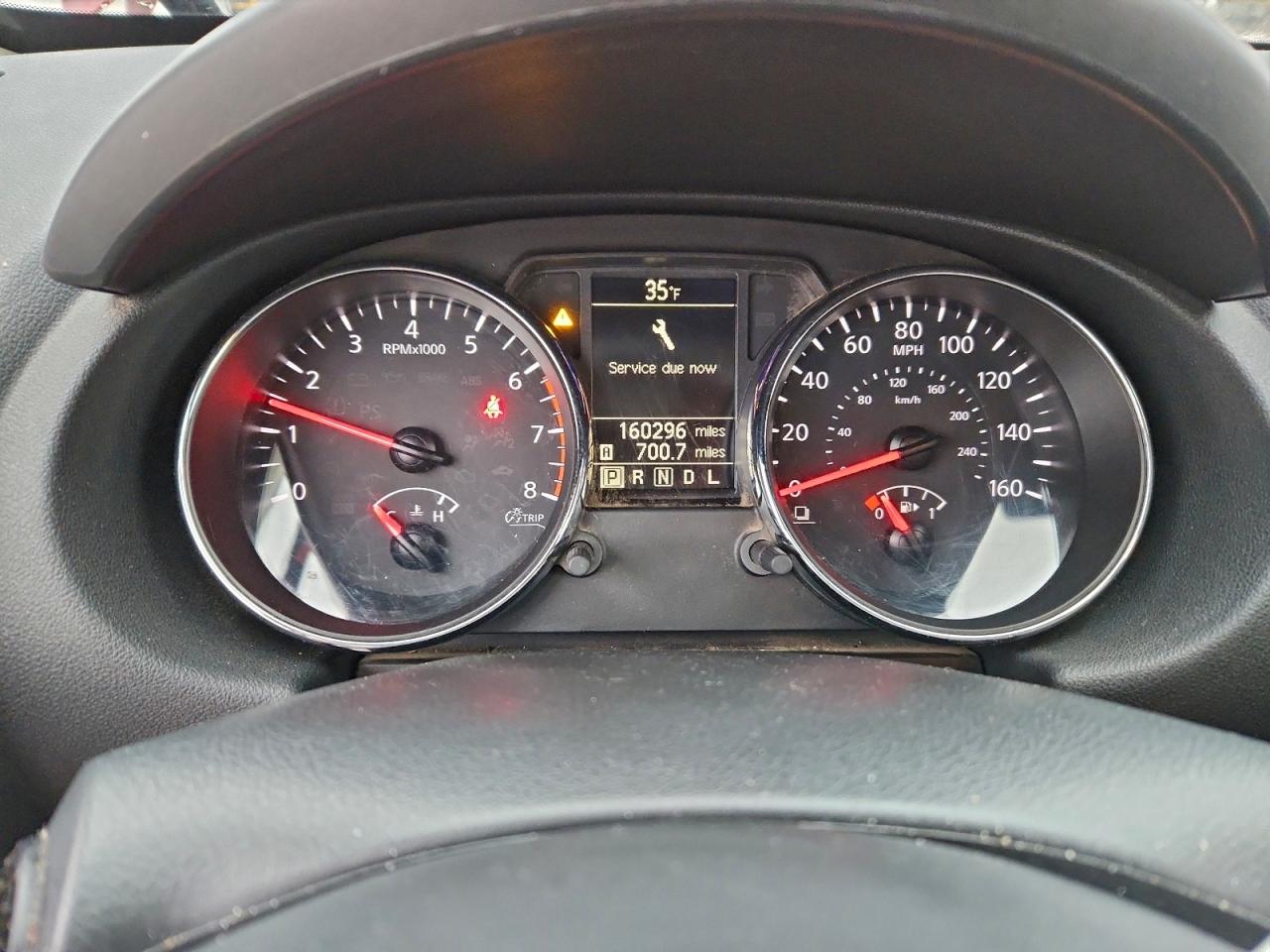 Nissan Rogue S Image 2