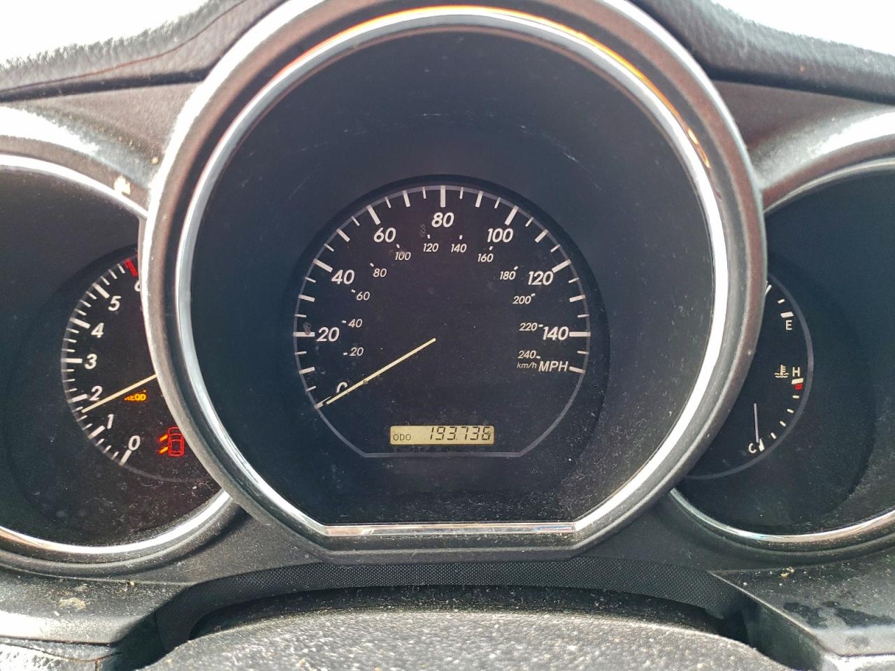 Lexus RX 330 Image 13