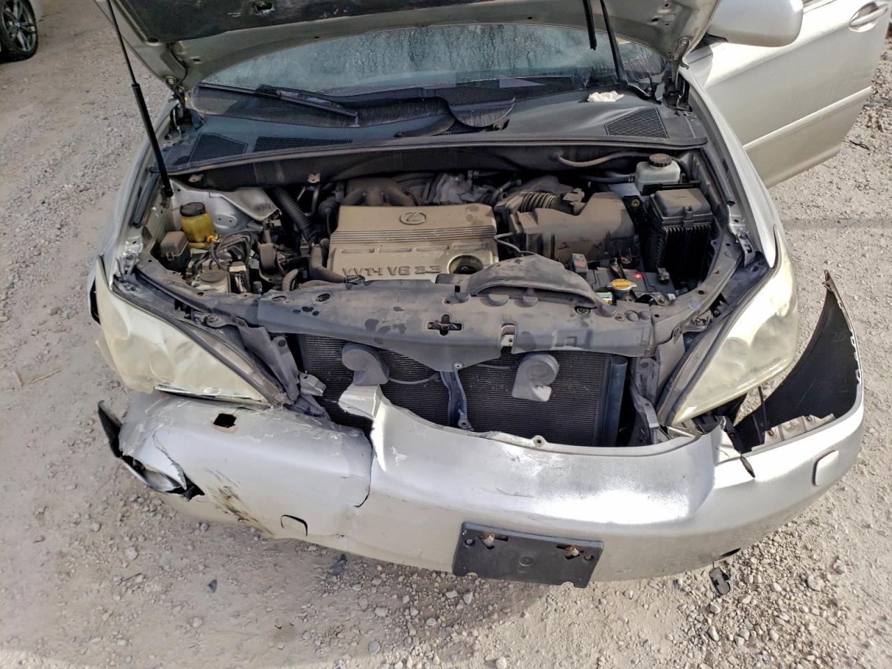 Lexus RX 330 Image 8