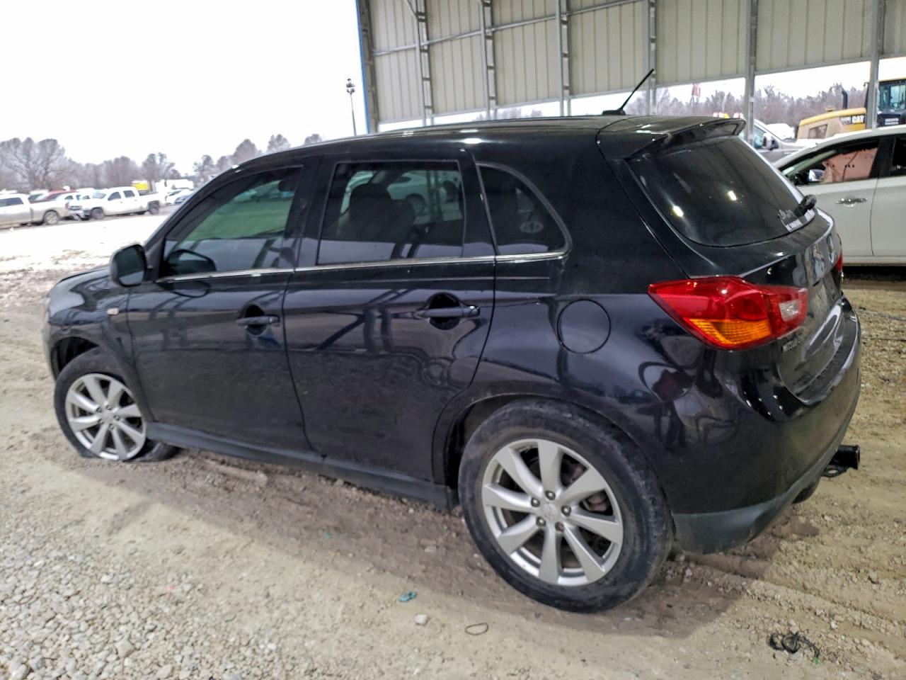 Mitsubishi Outlander Se Image 2