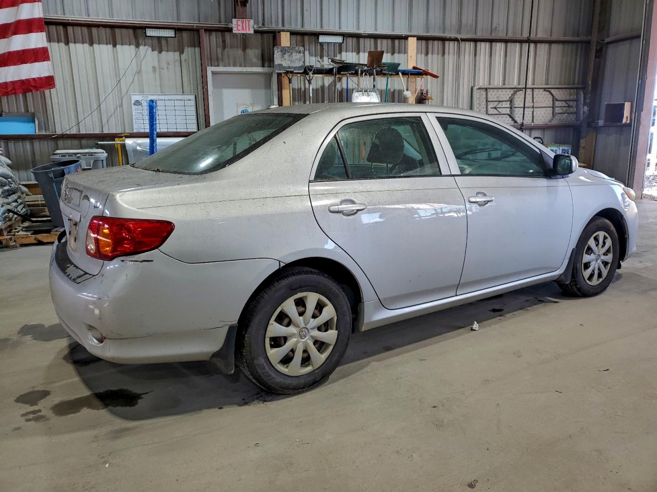 Toyota Corolla Base Image 8